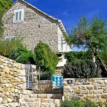 Perfect Beachfront Holiday 아파트 Marusici (Split-Dalmatia)