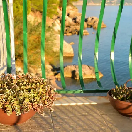 Perfect Beachfront Holiday *