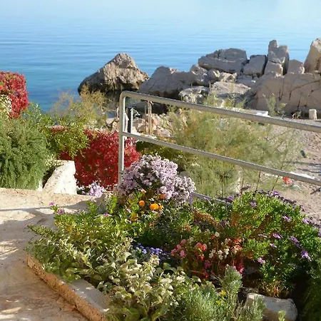 아파트 Perfect Beachfront Holiday Marusici (Split-Dalmatia)