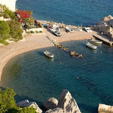 아파트 Perfect Beachfront Holiday Marusici (Split-Dalmatia)